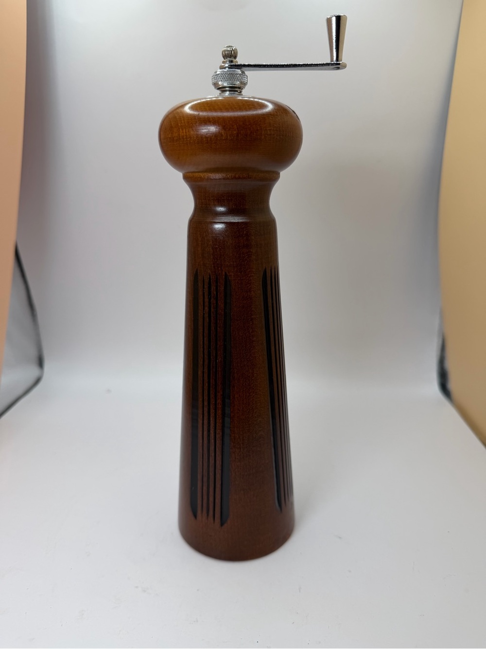 MR DUDLEY MCM VINTAGE WOOD W/BLACK CARVED LINES PEPPER MILL.